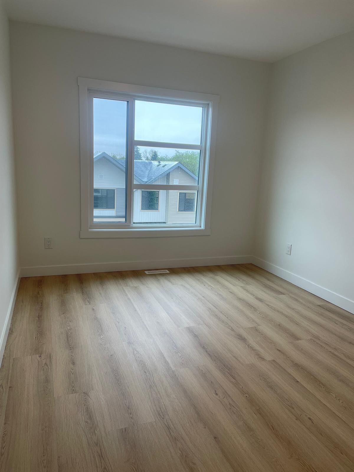 Calgary 2 bedrooms Townhouse for rent. Property photo: 746252-1