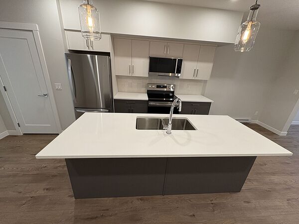 Calgary 1 bedroom Duplex for rent. Property photo: 746254-3