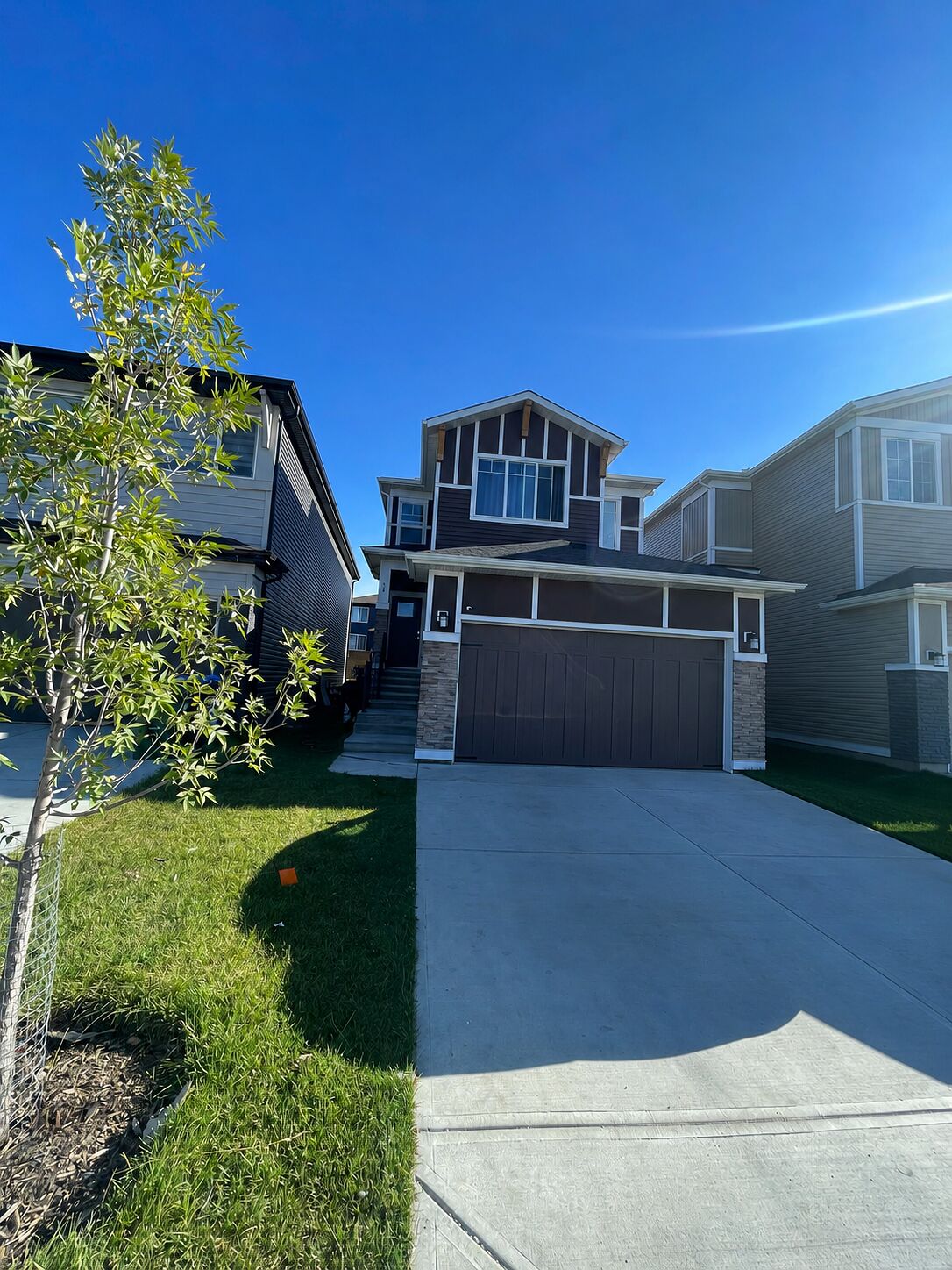Calgary 3 + Den bedrooms Main Floor for rent. Property photo: 746255-1