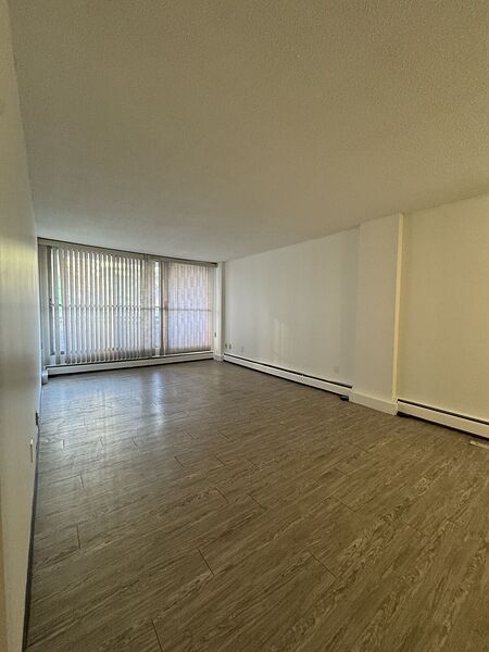 Calgary 2 bedrooms Condo Unit for rent. Property photo: 746268-2