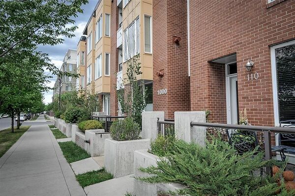 Calgary studio Condo Unit for rent. Property photo: 746325-2