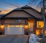 6 BED / 3 BATH / WALK-UP BUNGALOW - 3400+ SQFT - A/C -CUL-DE-SAC