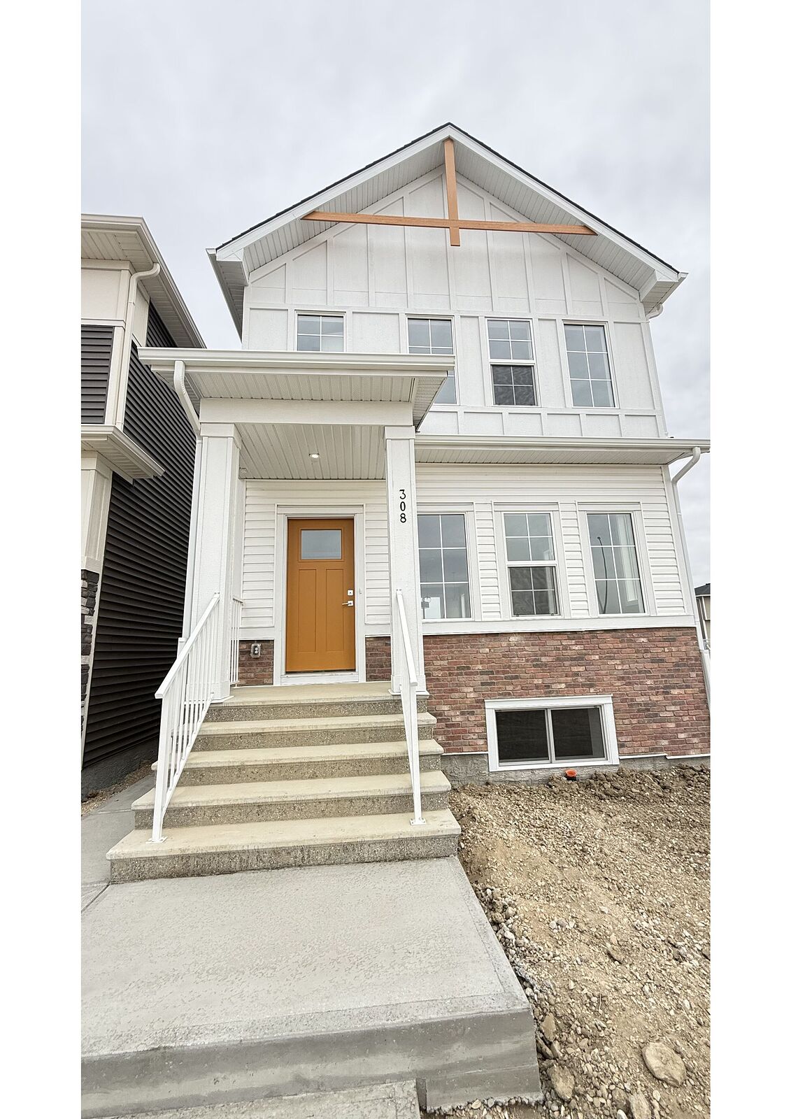 Calgary 4 + Den bedrooms House for rent. Property photo: 746460-1