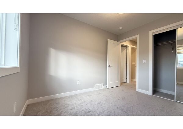 Calgary 4 + Den bedrooms House for rent. Property photo: 746460-3
