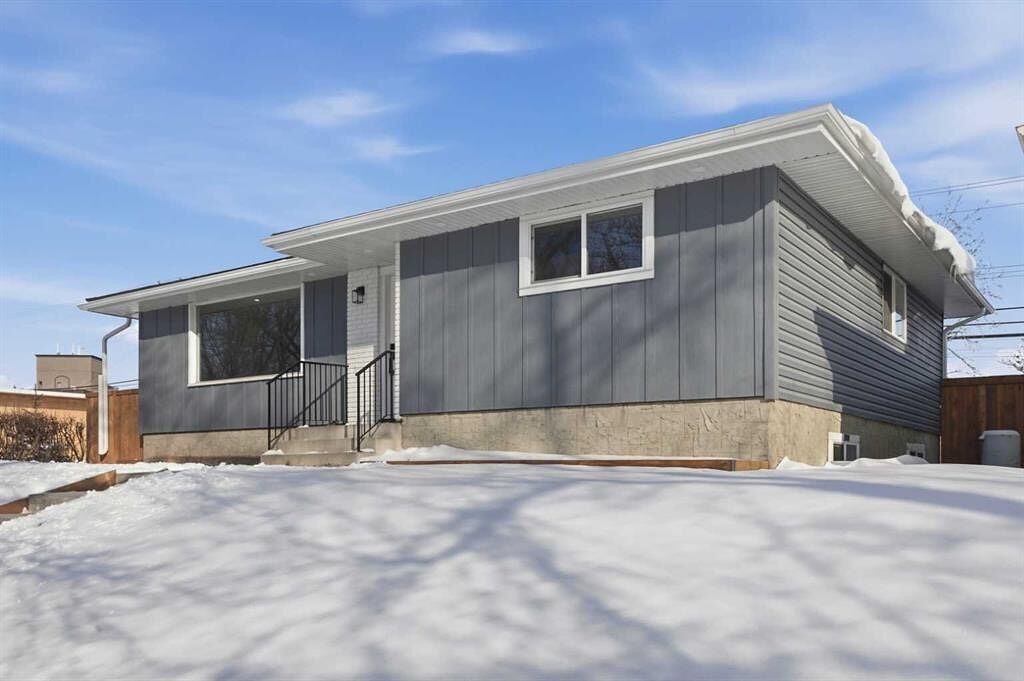 Calgary 3 bedrooms Main Floor for rent. Property photo: 746489-1