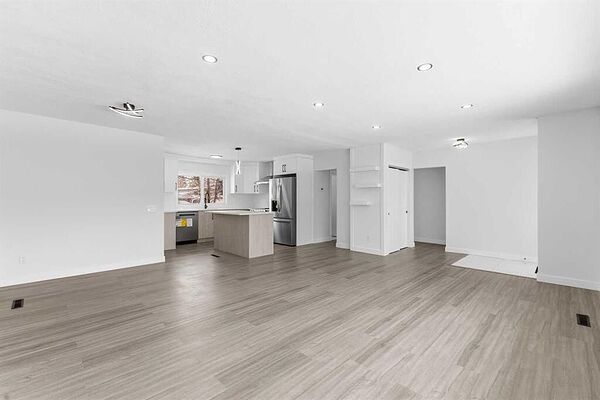 Calgary 3 bedrooms Main Floor for rent. Property photo: 746489-2