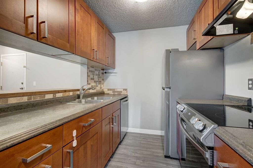Calgary 2 bedrooms Condo Unit for rent. Property photo: 746524-1