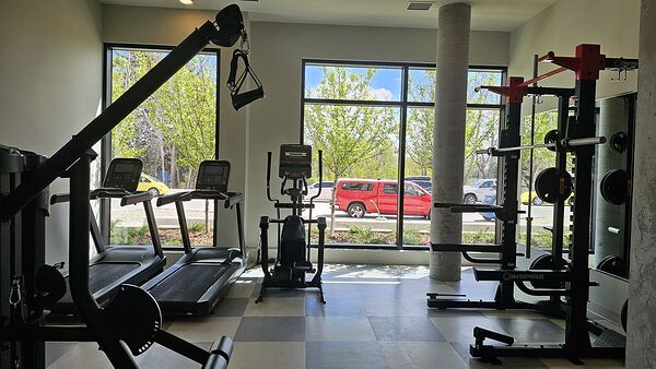 Calgary 1 bedroom Condo Unit for rent. Property photo: 746532-2