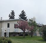 Bright 2bedroom Main floor