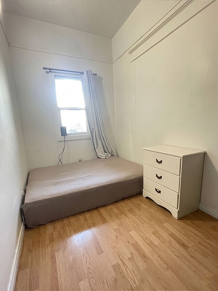 Calgary studio Condo Unit for rent. Property photo: 746602-3