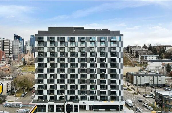 Calgary 2 bedrooms Condo Unit for rent. Property photo: 746603-2