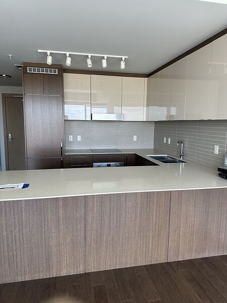 Edmonton 1 + Den bedrooms Condo Unit for rent. Property photo: 746637-3