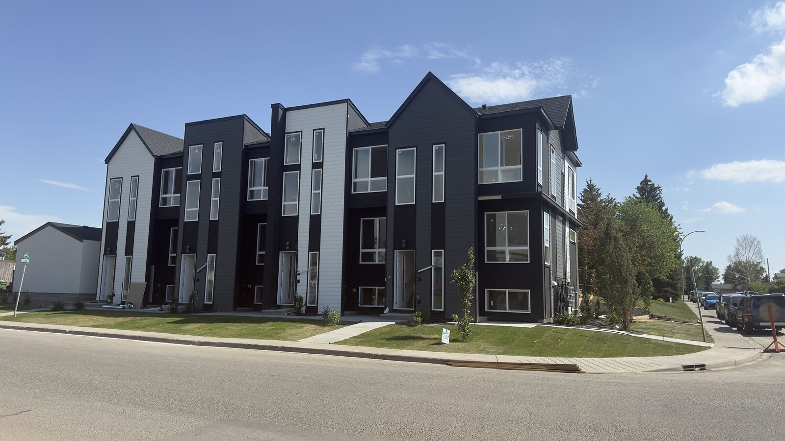 Calgary 3 bedrooms Townhouse for rent. Property photo: 746639-1