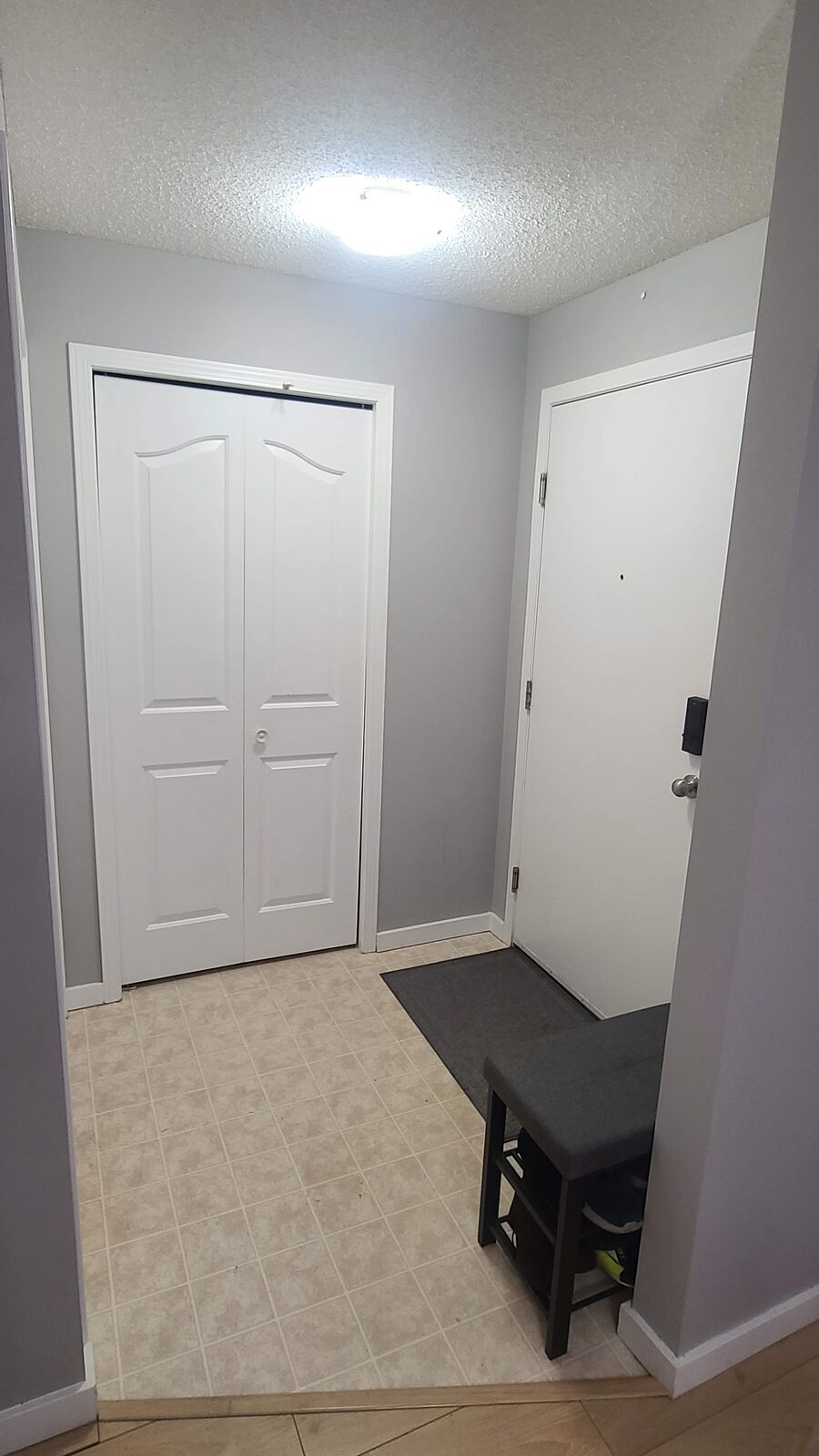 Calgary 2 bedrooms Condo Unit for rent. Property photo: 746679-1