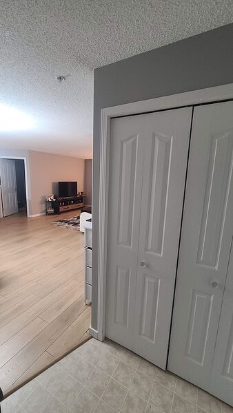 Calgary 2 bedrooms Condo Unit for rent. Property photo: 746679-2