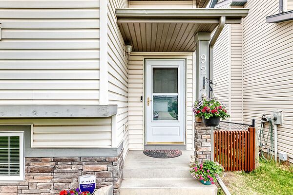 Calgary 2 bedrooms Main Floor for rent. Property photo: 746683-2