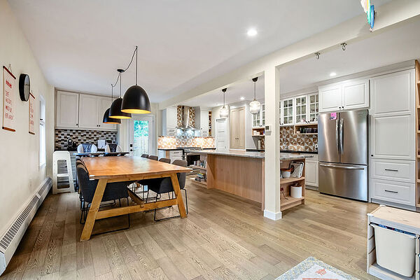 Calgary 4 + Den bedrooms House for rent. Property photo: 746800-3