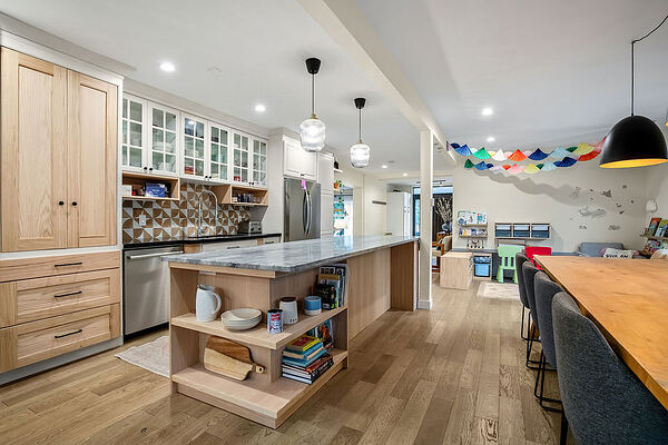 Calgary 4 + Den bedrooms House for rent. Property photo: 746800-2