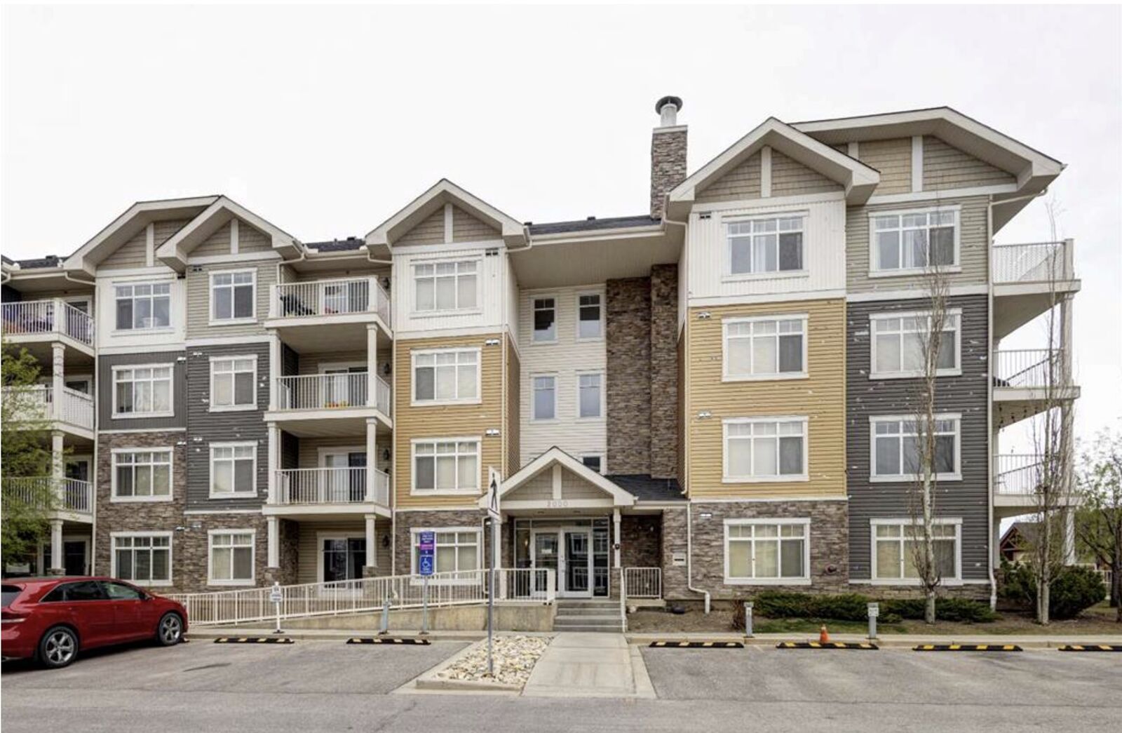 Calgary 2 bedrooms Condo Unit for rent. Property photo: 746834-1