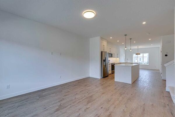 Calgary 3 + Den bedrooms Main Floor for rent. Property photo: 746838-2