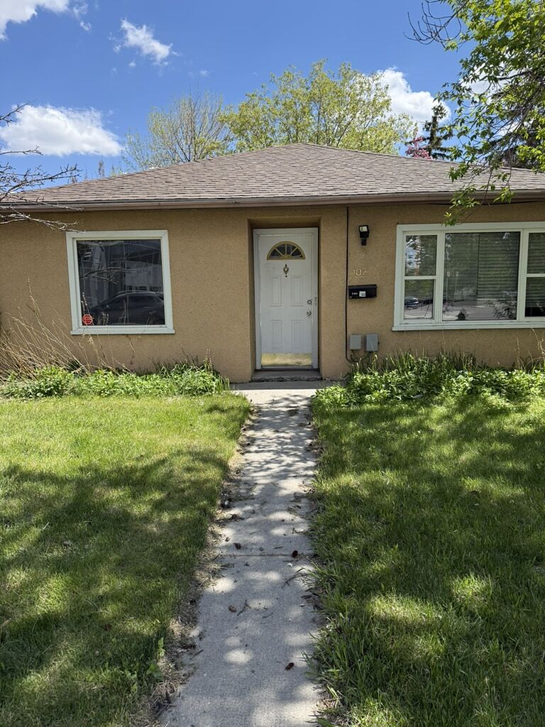 Calgary 3 bedrooms House for rent. Property photo: 746840-1