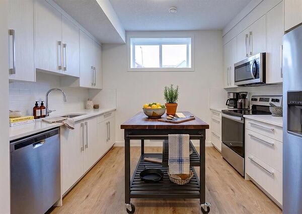 Calgary 1 bedroom Basement for rent. Property photo: 746844-3
