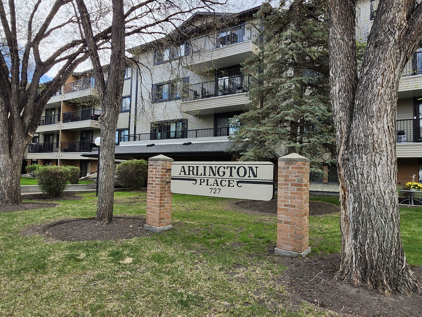 Calgary 2 bedrooms Condo Unit for rent. Property photo: 746864-1