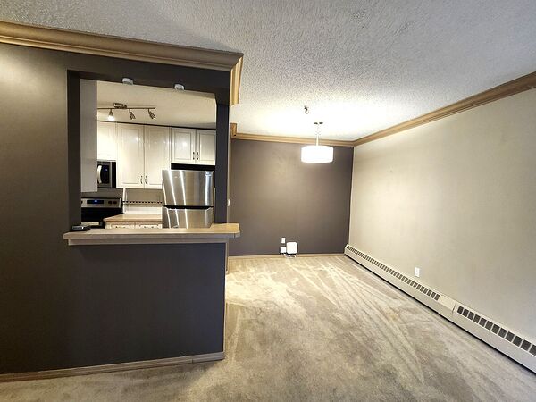 Calgary 2 bedrooms Condo Unit for rent. Property photo: 746864-3