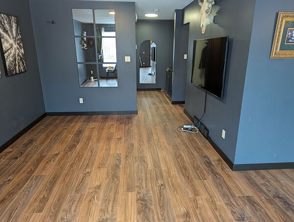 Calgary 2 bedrooms Fourplex for rent. Property photo: 746870-2