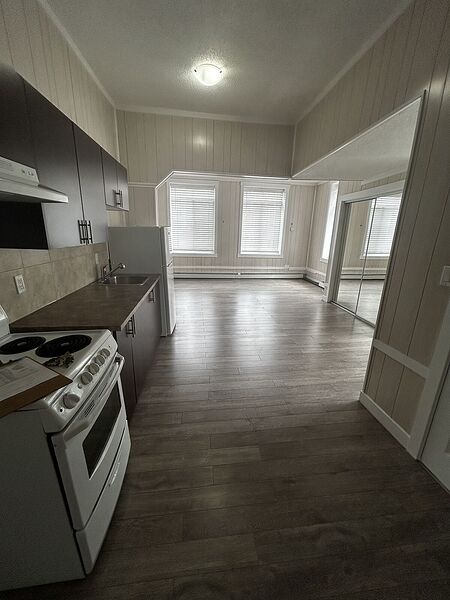 Calgary studio Apartment for rent. Property photo: 746872-2