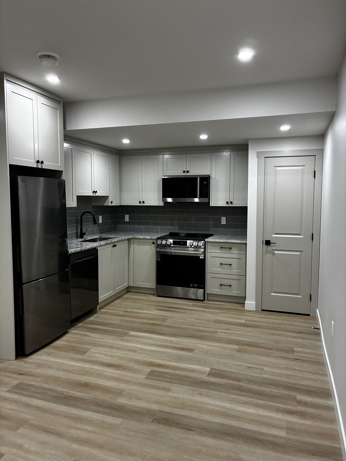 Calgary 1 bedroom Basement for rent. Property photo: 746890-1