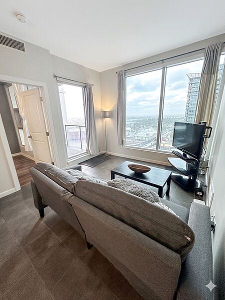 Calgary 2 bedrooms Condo Unit for rent. Property photo: 746911-3