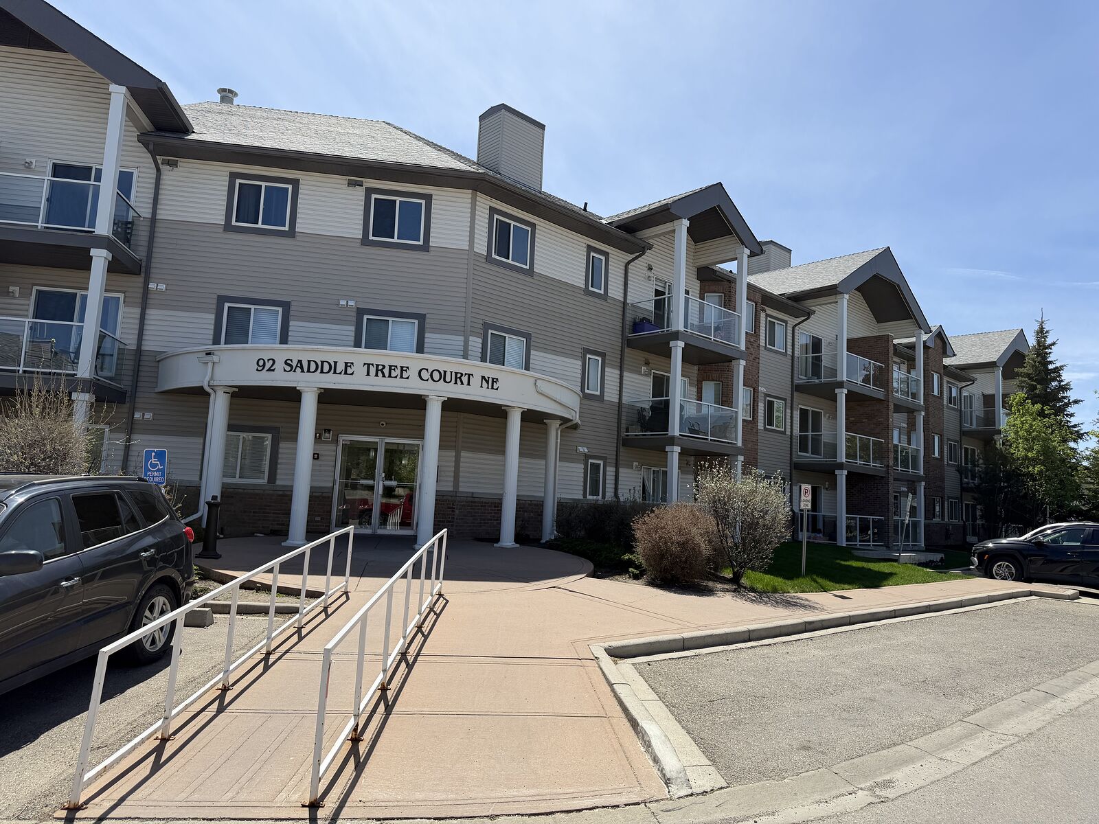 Calgary 2 bedrooms Condo Unit for rent. Property photo: 746976-1