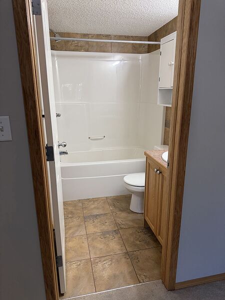 Calgary 2 bedrooms Condo Unit for rent. Property photo: 746976-2