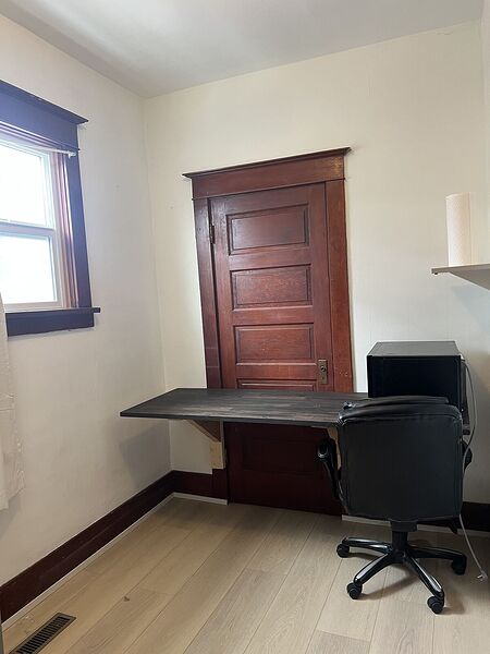Calgary 2 + Den bedrooms Main Floor for rent. Property photo: 746978-3