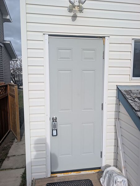 Calgary 2 bedrooms House for rent. Property photo: 747001-2
