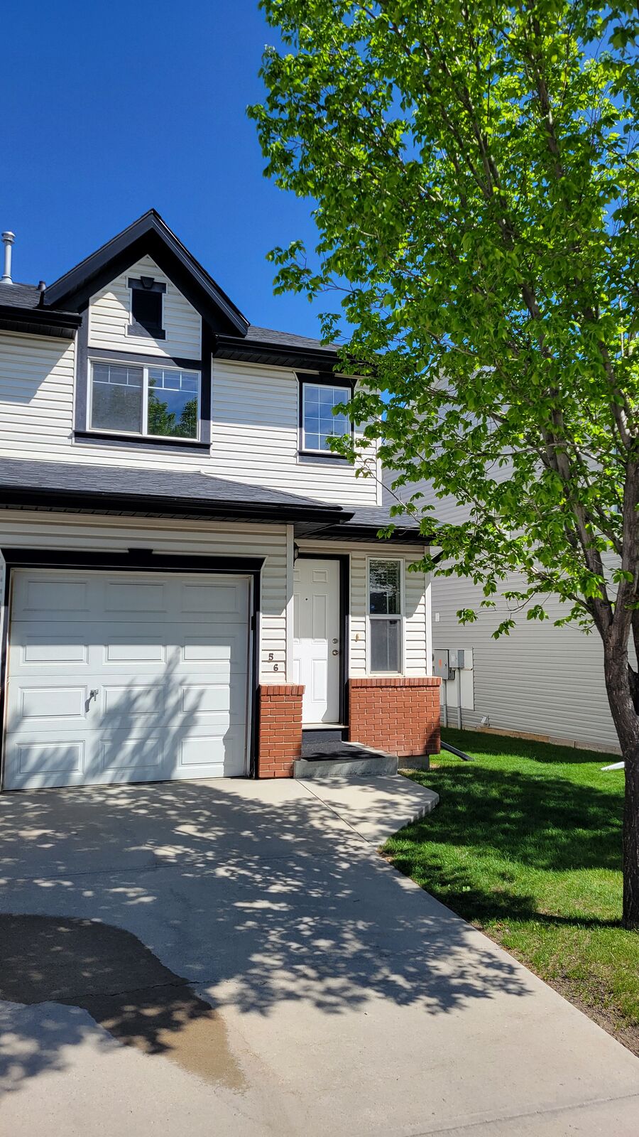 Calgary 1 bedroom Room For Rent for rent. Property photo: 747002-1