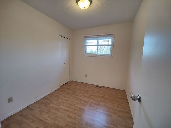 Calgary 3 bedrooms Duplex for rent. Property photo: 747029-3
