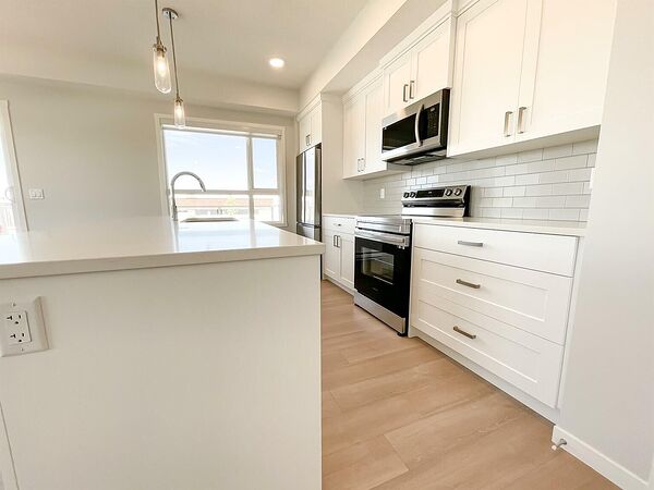 Calgary 2 bedrooms Condo Unit for rent. Property photo: 747030-3