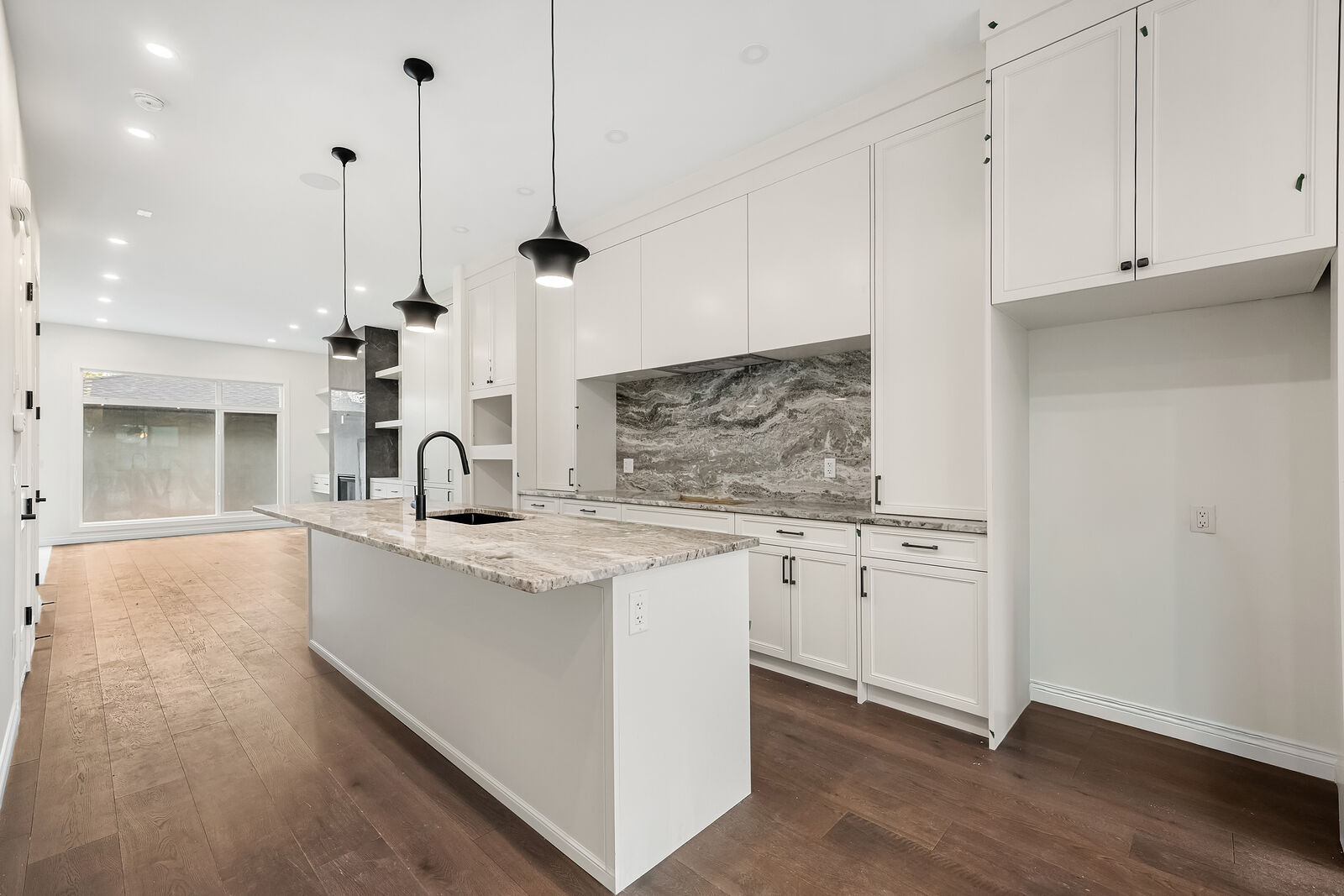 Calgary 3 bedrooms Main Floor for rent. Property photo: 747109-1