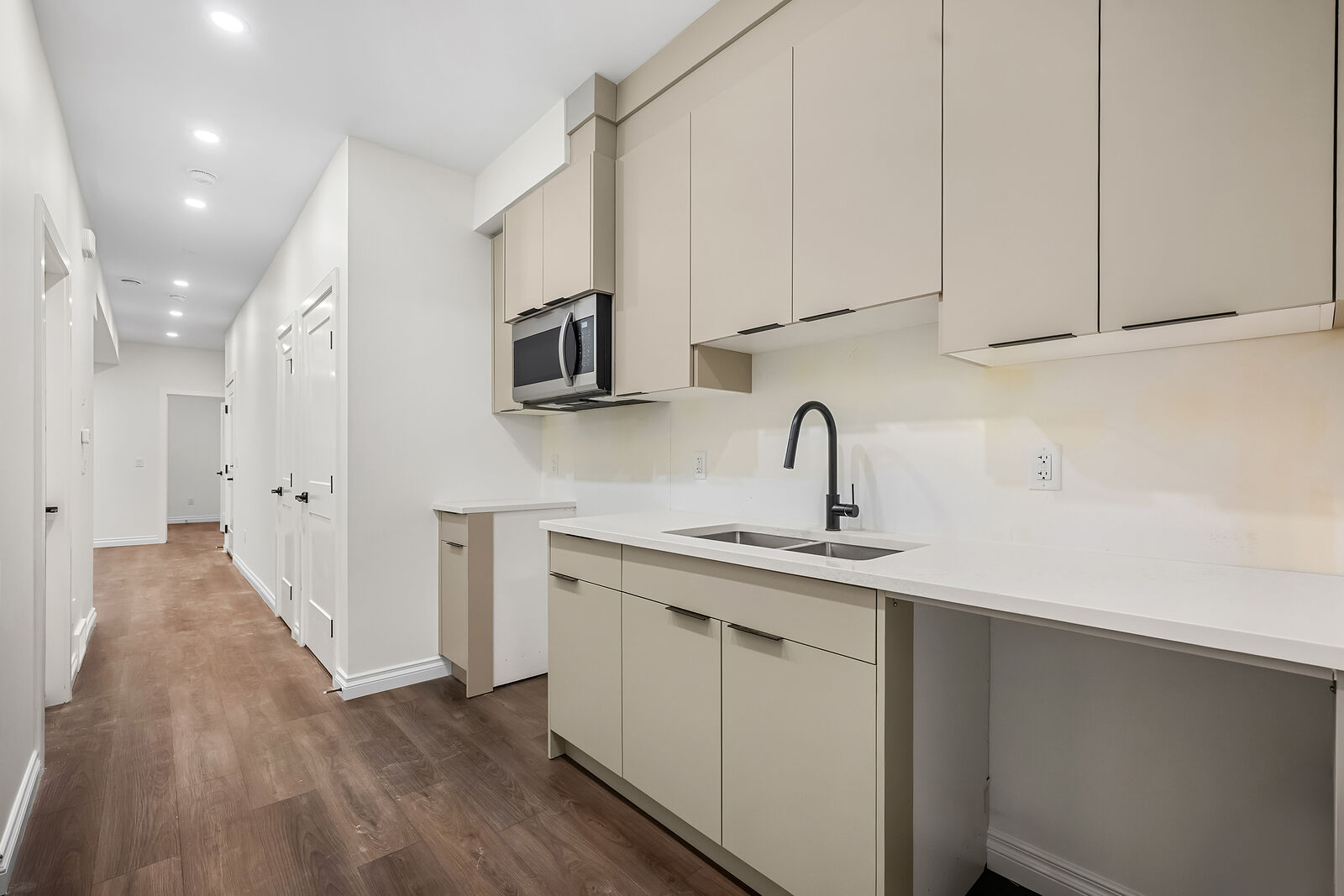 Calgary 2 bedrooms Basement for rent. Property photo: 747116-1