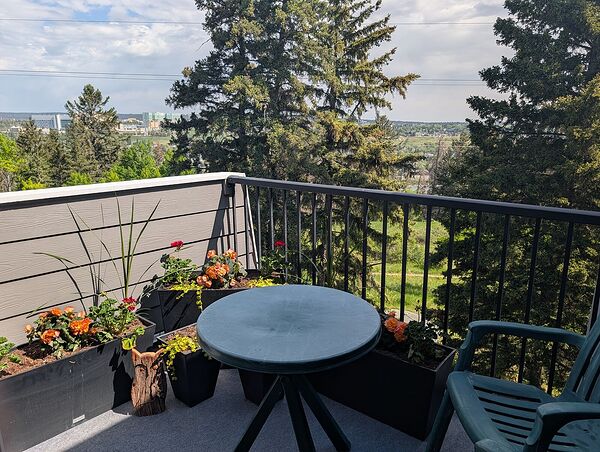 Calgary 3 bedrooms Condo Unit for rent. Property photo: 747117-3