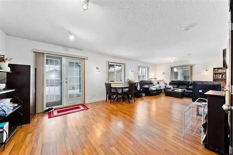 Calgary 2 bedrooms Basement for rent. Property photo: 747119-1