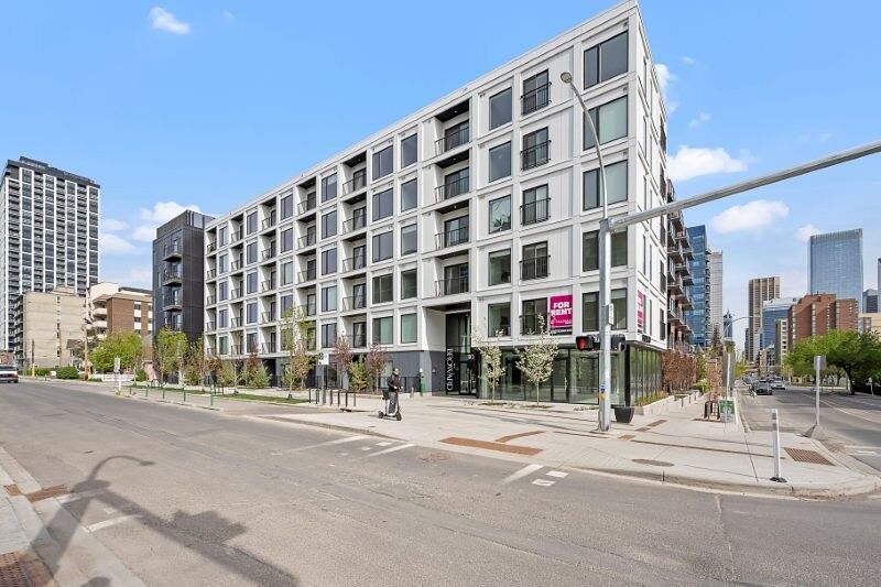 Calgary 2 bedrooms Condo Unit for rent. Property photo: 747140-1