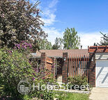 Comfortable 2 Bedroom Basement Suite in Oakridge