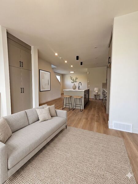 Calgary 3 bedrooms Townhouse for rent. Property photo: 747201-2