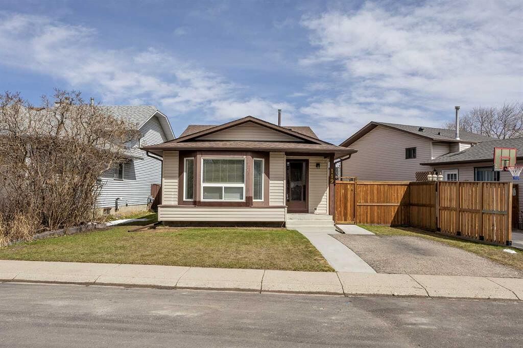 Calgary 3 bedrooms Main Floor for rent. Property photo: 747301-1