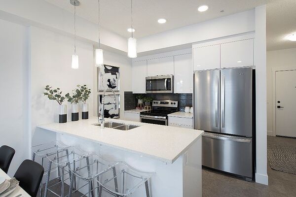 Calgary 1 + Den bedrooms Condo Unit for rent. Property photo: 747310-3