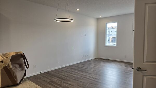 Calgary 3 + Den bedrooms Main Floor for rent. Property photo: 747329-3