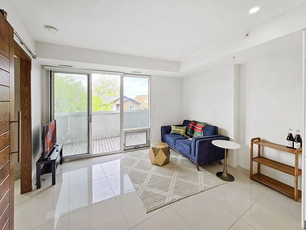 Calgary 2 bedrooms Condo Unit for rent. Property photo: 747368-3